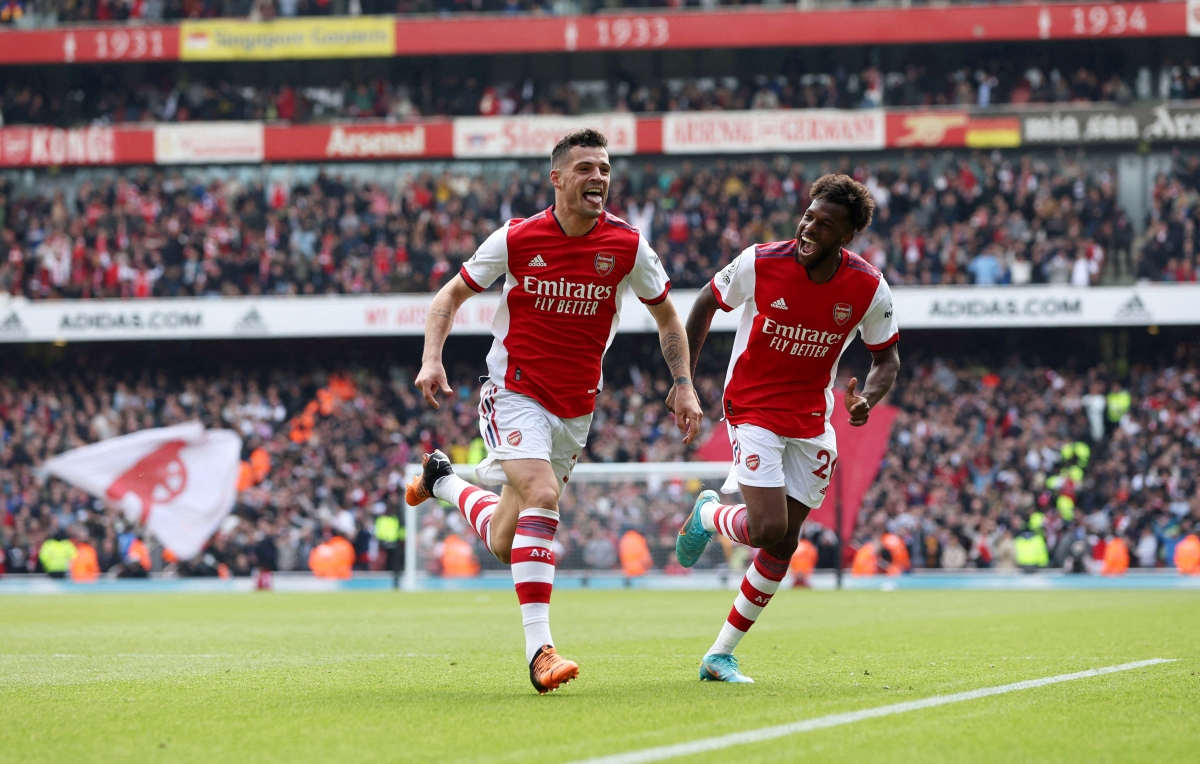 Sau vòng 34 Ngoại hạng Anh: Arsenal khiến MU sắp tan mộng tốp 4